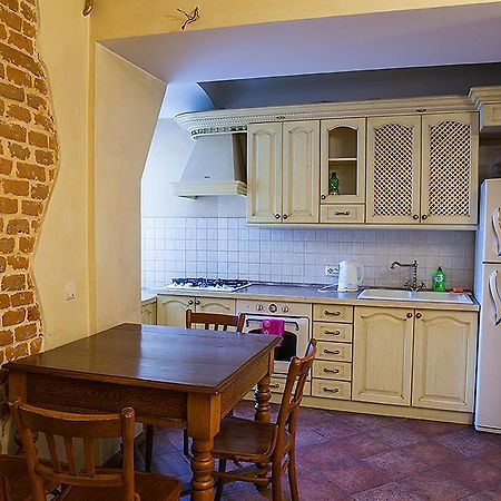 Historic Apartment Near Rynor Square Liov Exterior foto