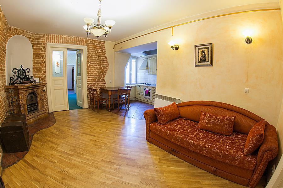 Historic Apartment Near Rynor Square Liov Exterior foto