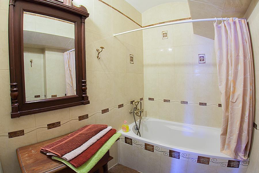 Historic Apartment Near Rynor Square Liov Exterior foto